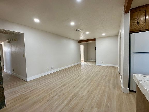 4th image of 408 W Ward Ave