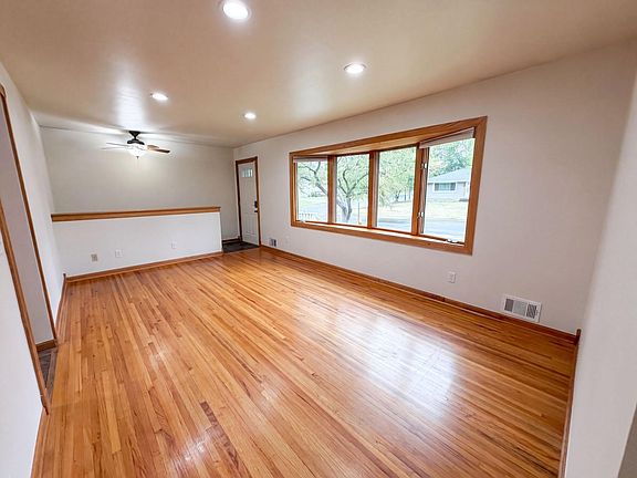 3rd image of 6280 6th St NE
