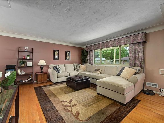 4th image of 4221 Dawncliff Dr
