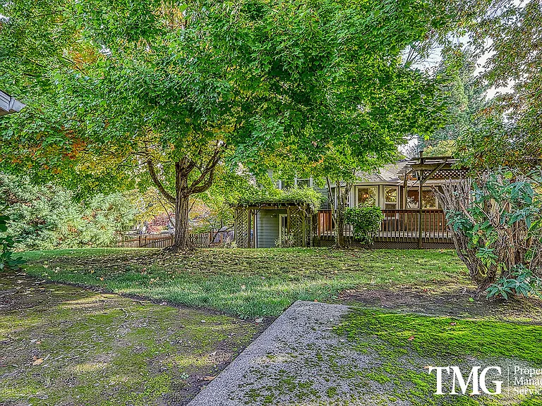 11004 NE Sherwood Dr — Photo 30