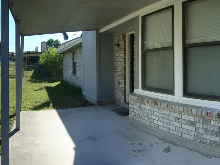 2311 Whitney Dr — Photo 16