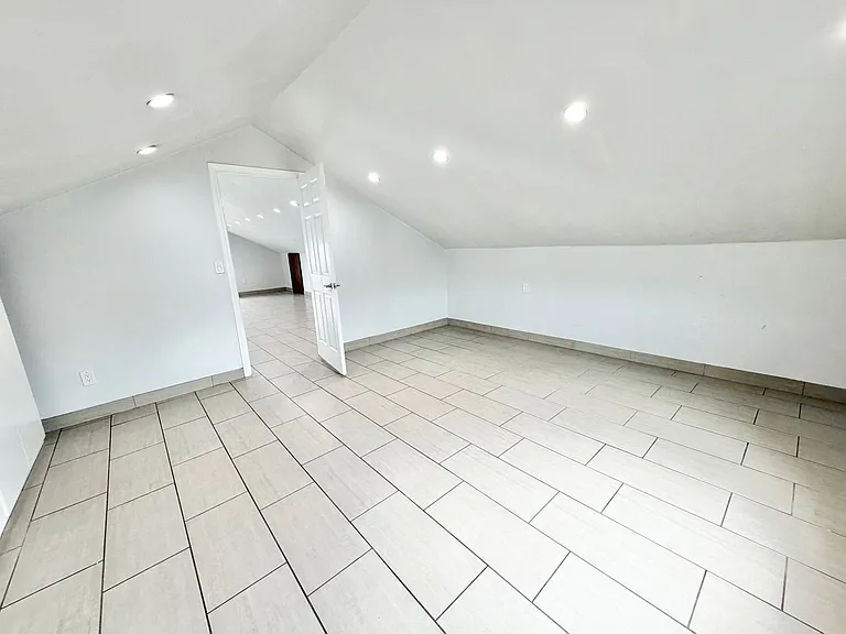 626 Benton Way — Photo 24