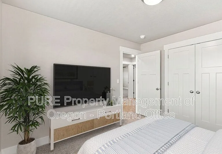 582 NE Alderwood Dr — Photo 9