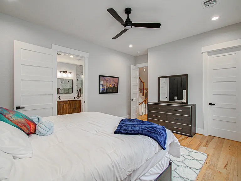 7016B Staffordshire St — Photo 16