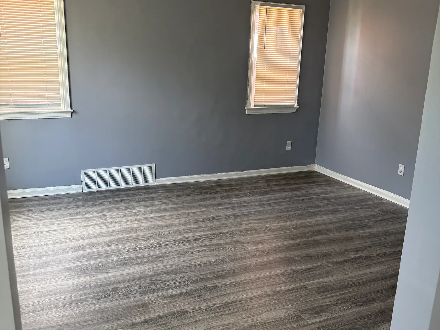3 bed, 1200 sqft, $1,400 — Photo 3