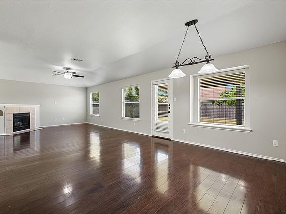 3rd image of 2220 Pearson Way