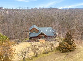38 Cemetery Ridge Rd, Galena, IL 61036