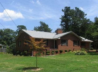 4007 N Fremont Dr, Greensboro, NC 27407