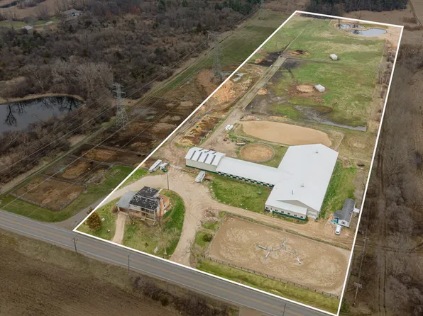 5116 Mount Thabor Rd, Woodstock, IL 60098