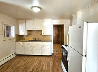 26 Elm St APT 2L, Lewiston, ME 04240