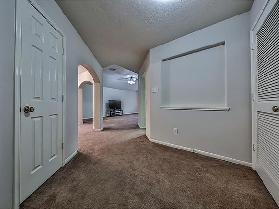 3rd image of 2113 Shadow Creek Dr