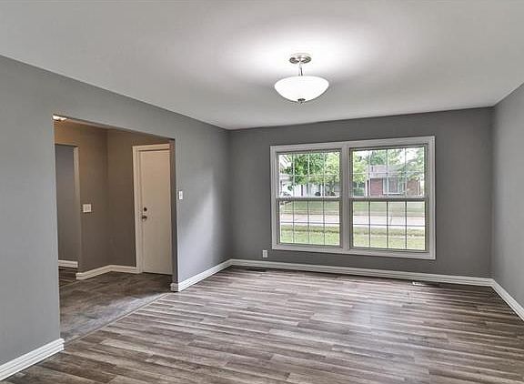 2nd image of 2073 Greenheath Dr