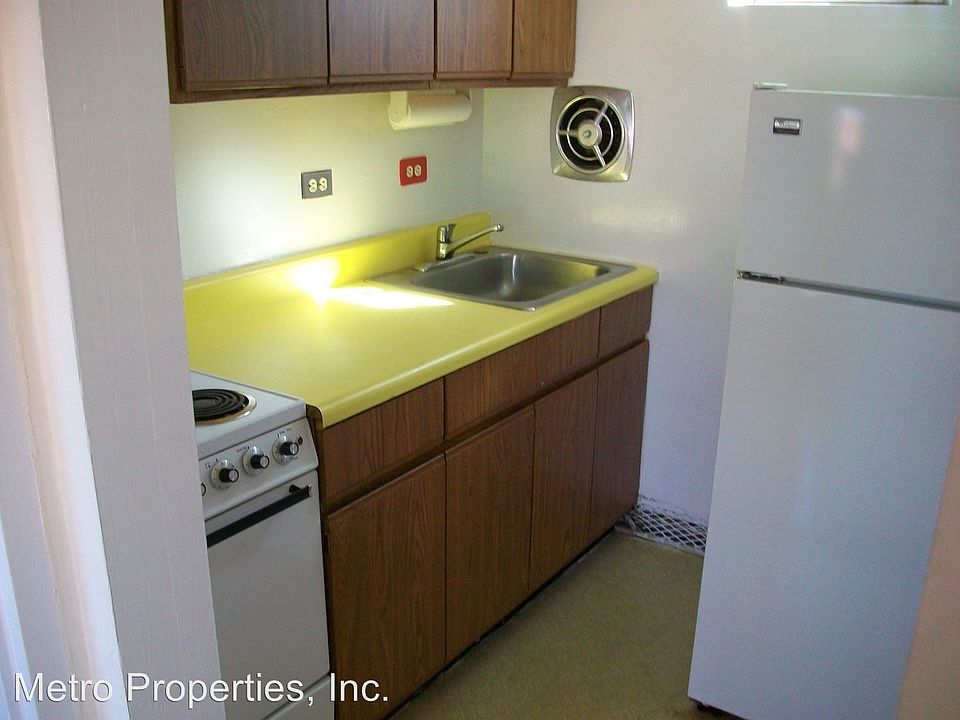 2nd image of 3526 Grove Ave APT 2