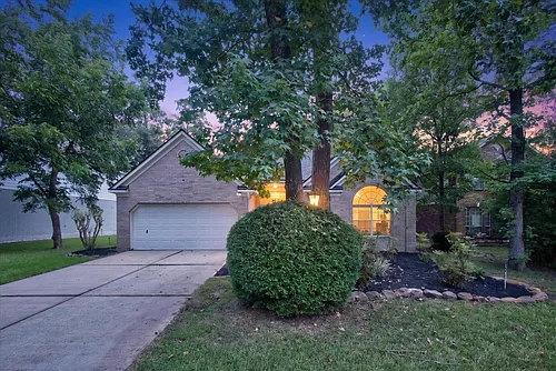 26 Millport Dr Photo 1