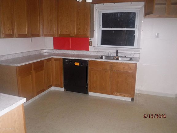 3rd image of 137 Brewster St