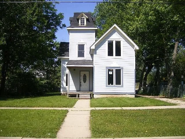 312 Vandalia St photo 1