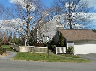 108 W Lyon Farm Dr, Greenwich, CT 06831