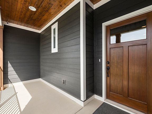 5th image of 7484 Paxton Cir