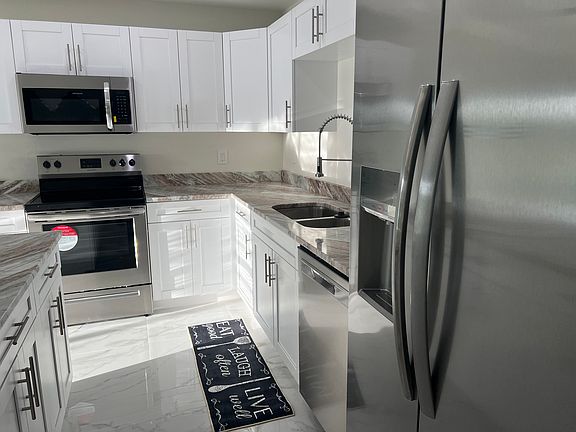 3rd image of 1506 Hank Ave S #1506