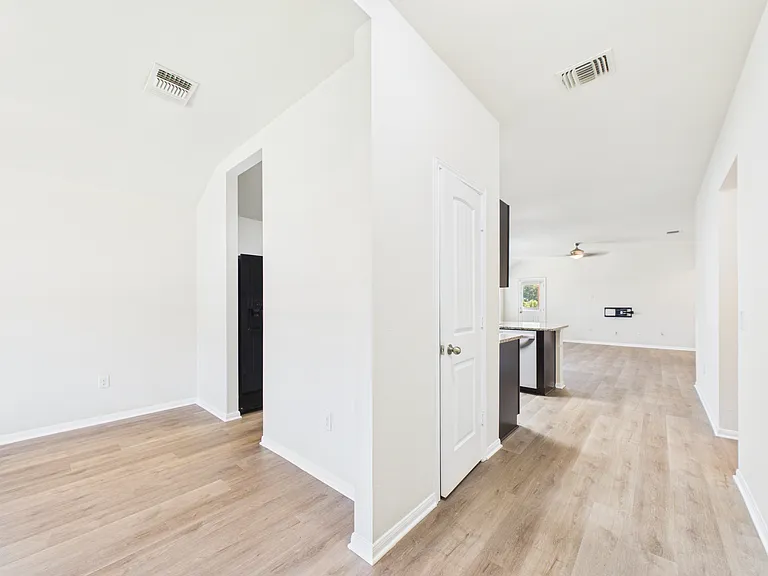 607 Luna Vista Dr — Photo 5