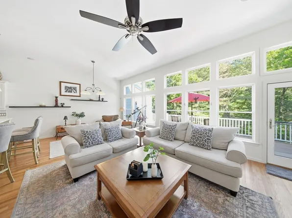 51 Forest Edge, Plymouth, MA 02360