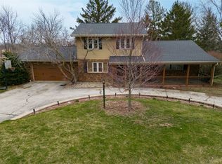 9644 Ridgewood Ct, Bloomington, IL 61705