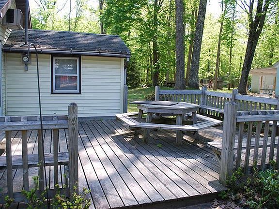 2nd image of 10234 Lake Dr