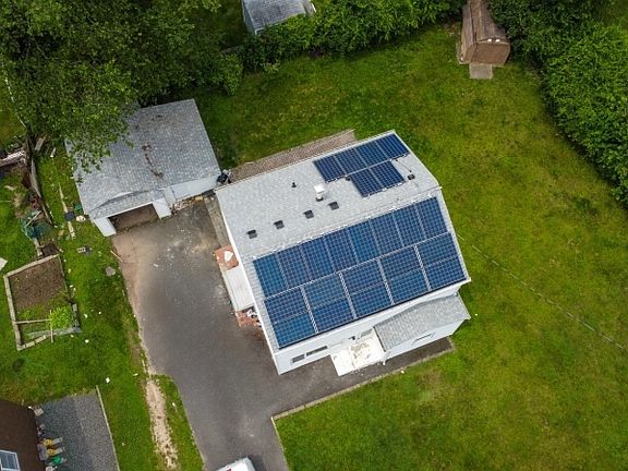 2nd image of 137 Centerton Dr