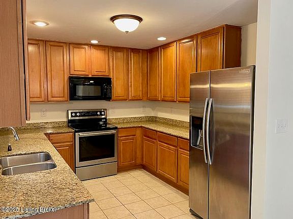 3rd image of 13404 Cain Ln
