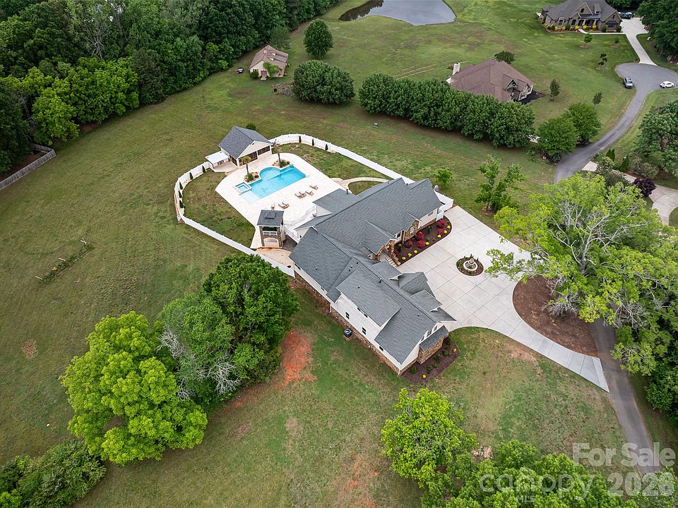 1st image of 4511 Howey Farm Dr