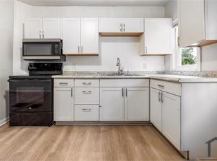 14 C St #24, Whitinsville, MA 01588