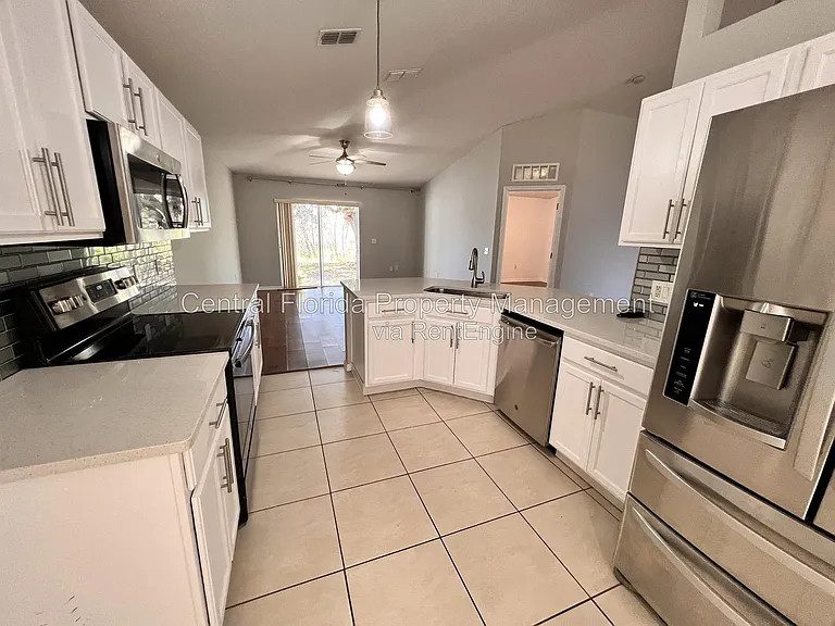 5647 Sycamore Canyon Dr — Photo 11