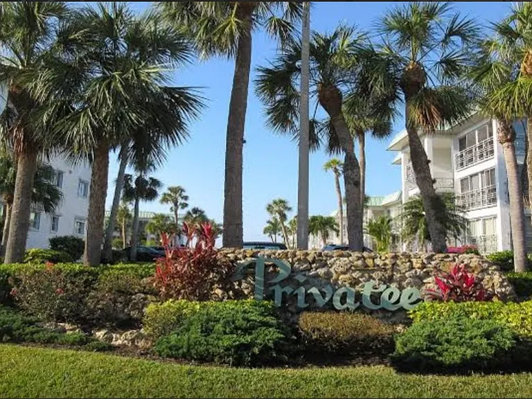 6500 Estero Blvd #D121 — Photo 22