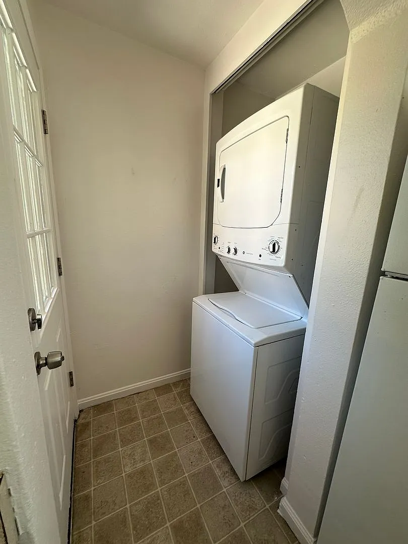 Charming Upstairs Apartment — Photo 1