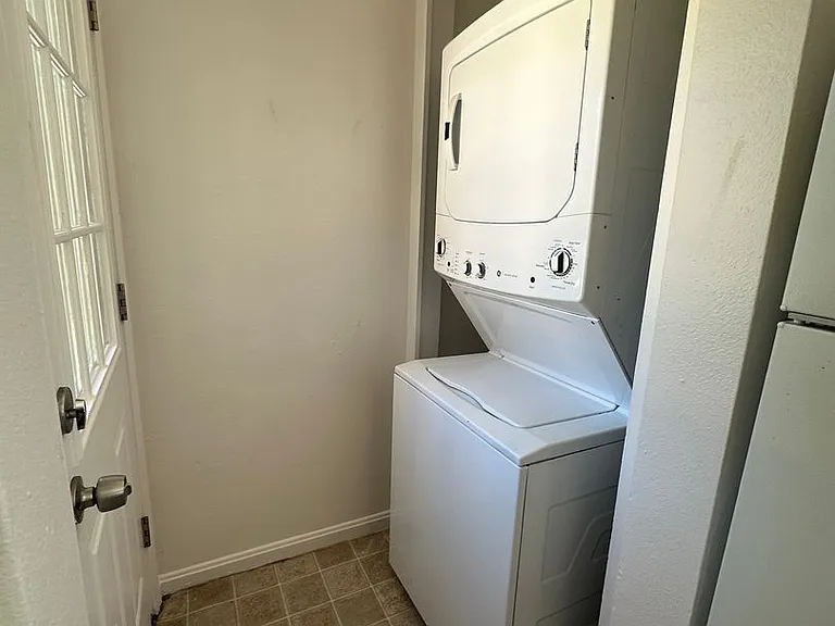 345 N 300 W — Photo 1