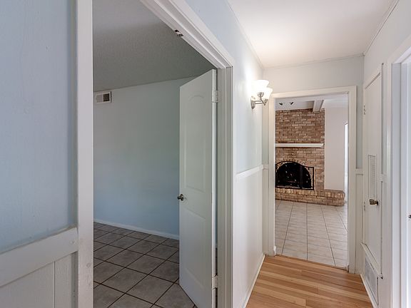 4th image of 10514 Millspring