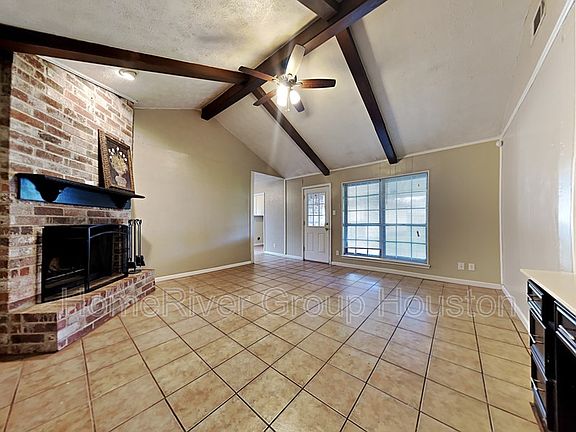 5th image of 22110 Hockaday Dr