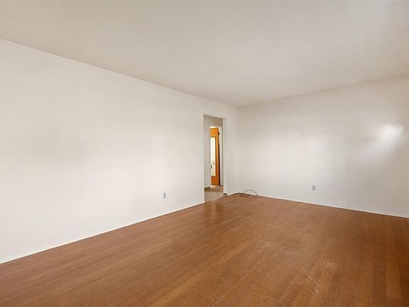 5th image of 4234 Murphy Ave