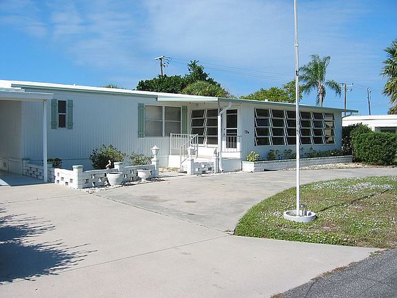 3rd image of 84 Captiva St