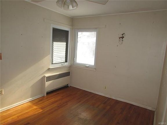 5th image of 1 Warden Cir