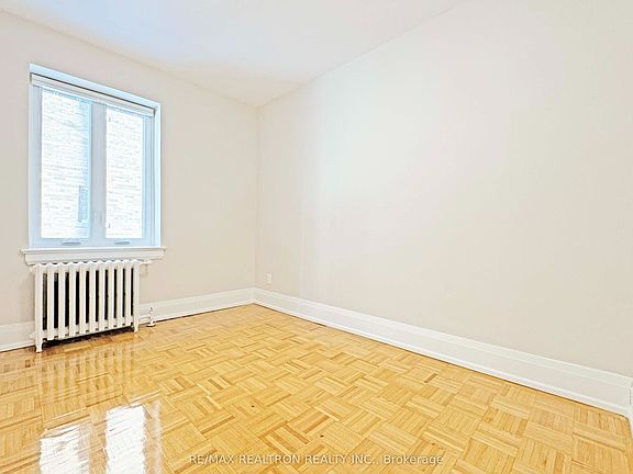 5th image of 394 Avenue Rd #202