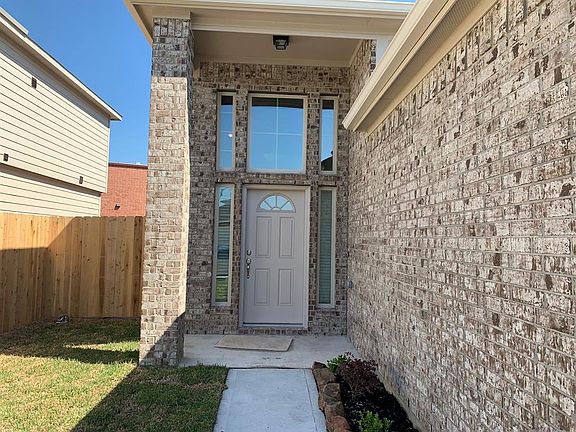 2nd image of 16519 Veneta Ct