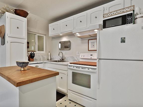 Kitchen (island not included)
