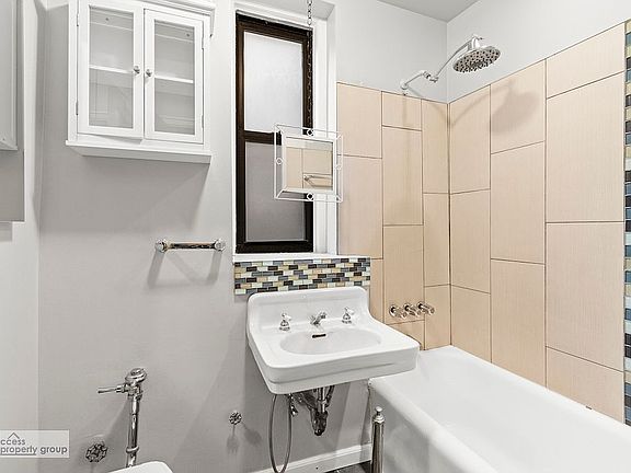 5th image of 3875 Waldo Ave APT 10P