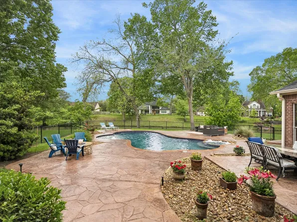 5107 Westerdale Dr, Weston Lakes, TX 77441