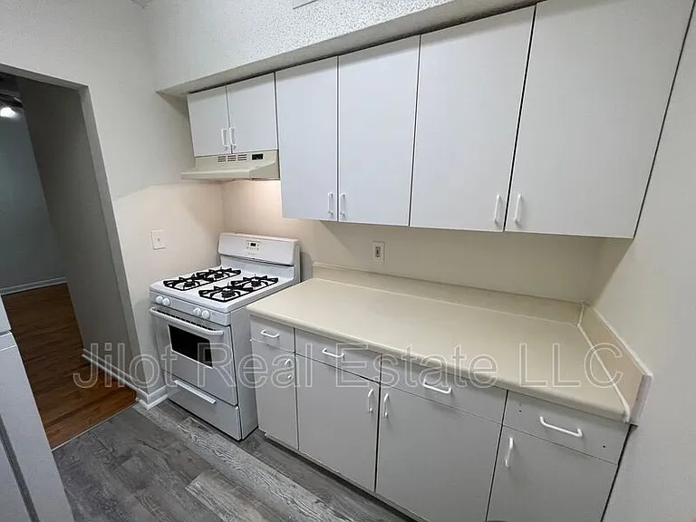 496 Holderness St SW #18 — Photo 4