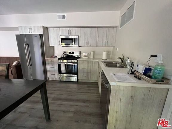 4th image of 17400 Parthenia St