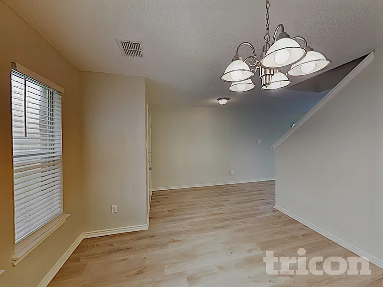 541 Gibson St — Photo 8