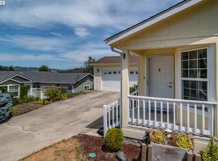 150 Kimberly Way, Canyonville, OR 97417