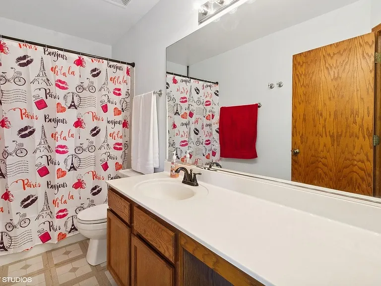 14037 Danbury Dr — Photo 8